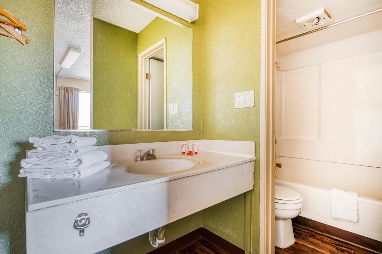 Oyo Hotel Tucson Downtown Ngoại thất bức ảnh